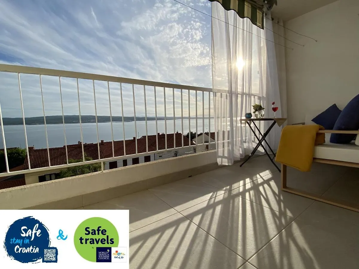 Blue View Apartment Crikvenica 0*,